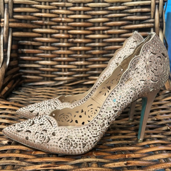 Betsey Johnson Women's Chic Rhinestone Evening Pumps - Picture 1 of 11